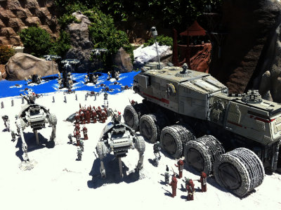 Awesome StarWars installations in Legoland.