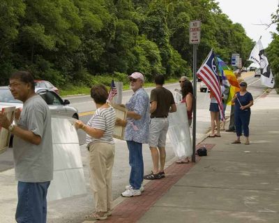 Protest in Setauket1822.jpg