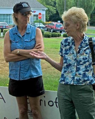 Setauket Protest 8-19-06-47-Edit.jpg