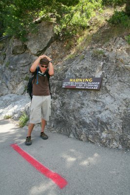 Rockfall Danger! Dont Stop on the Red Lines