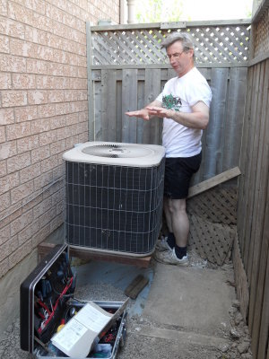 OK, fixed it. Gee isn't it great to have an engineer in the family?