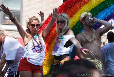 gay_lesbian_parade_2011