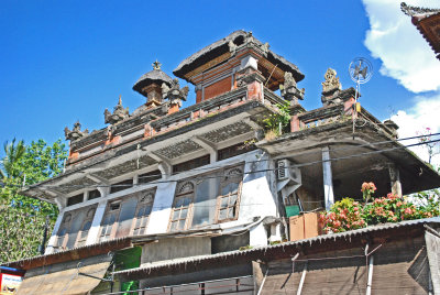 Temple atop shop and house - Jalan Monkey Forest