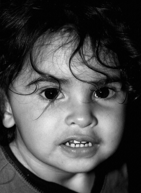 31  FACES - BIG DARK EYES