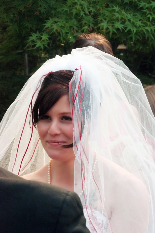A SMILE FOR HER GROOM