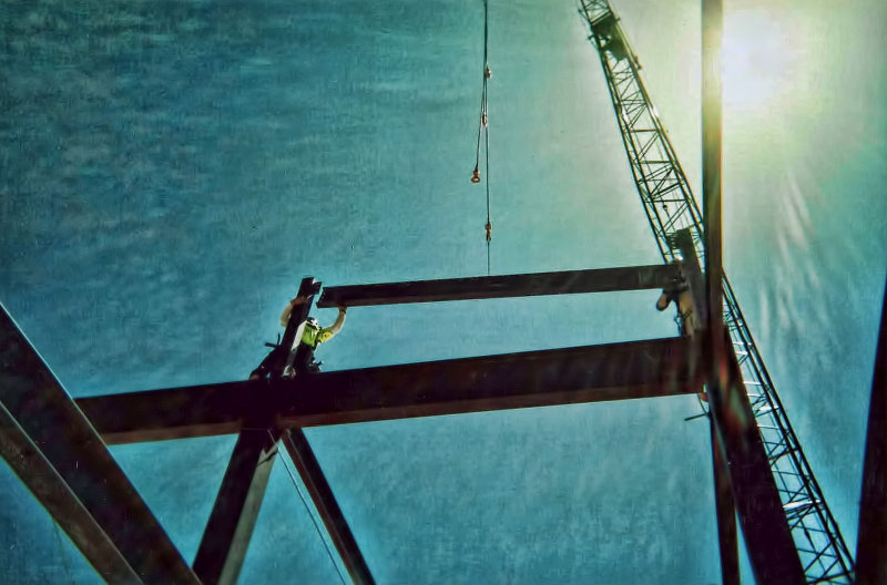 IRON WORKER ON THE EDGE