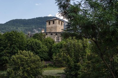 Introd Castle