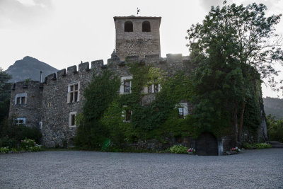 Introd Castle
