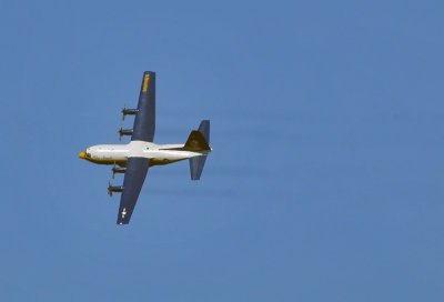 Fleet Week 2007 - Fat Albert does a Wingover
