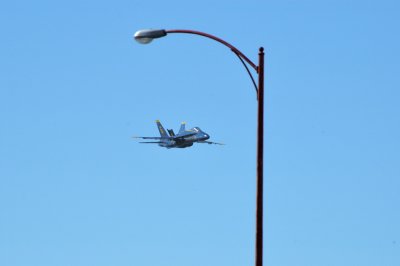 Fleet Week 2007 - Solo Angel on Low Approach