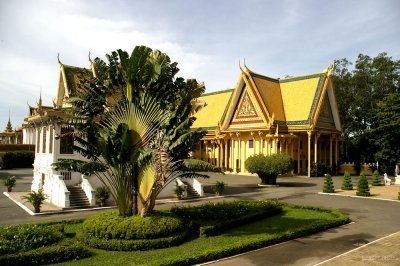 2034 Grounds of the Royal Palace