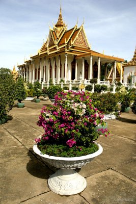 2038 Grounds of the Royal Palace
