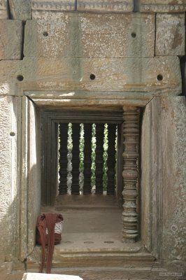 2259 Ek Phnom Turned stone windows