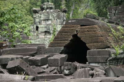 IMG_2586 Laterite and Sandstone roof structure