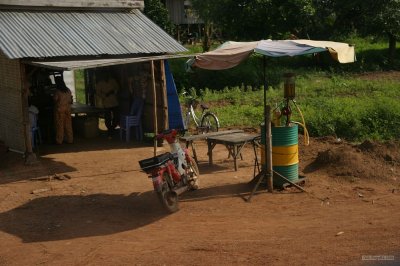 IMG_3822 Moto and gas station