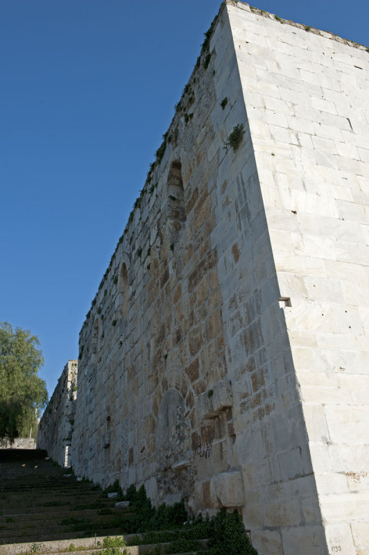 Selcuk Isa Bey Mosque March 2011 3396.jpg