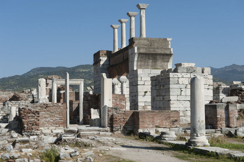 Selcuk Basilica of St John the Apostle March 2011 3220.jpg