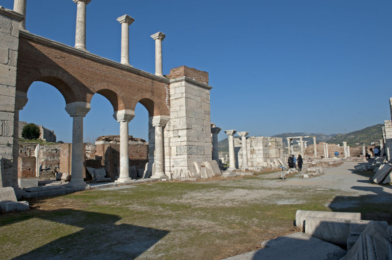 Selcuk Basilica of St John the Apostle March 2011 3386.jpg