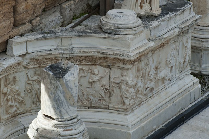 Hierapolis March 2011 4938.jpg