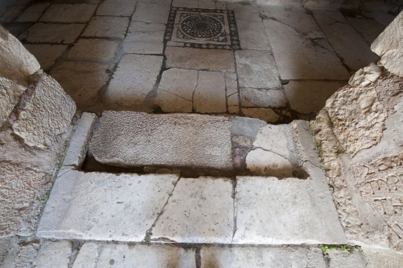 Myra Saint Nicolas church March 2011 5906.jpg