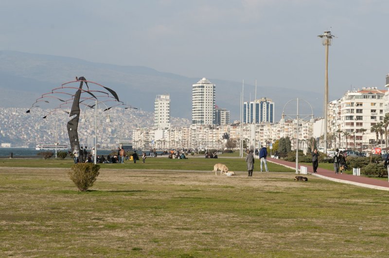 Izmir March 2011 6345.jpg