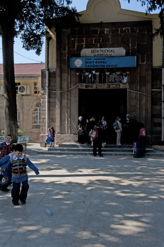 Izmir March 2011 6393.jpg