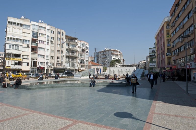 Izmir March 2011 6402.jpg