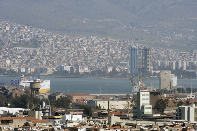 Izmir March 2011 6636.jpg