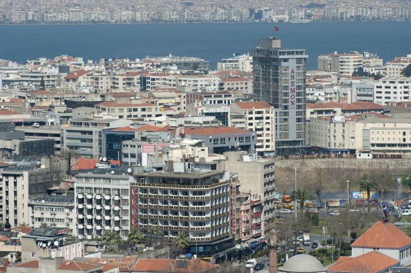Izmir March 2011 6640.jpg