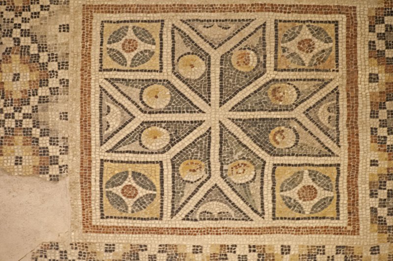 Gaziantep Zeugma Museum December 2011 1907.jpg