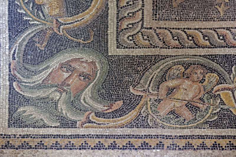 Gaziantep Zeugma Museum December 2011 1980.jpg