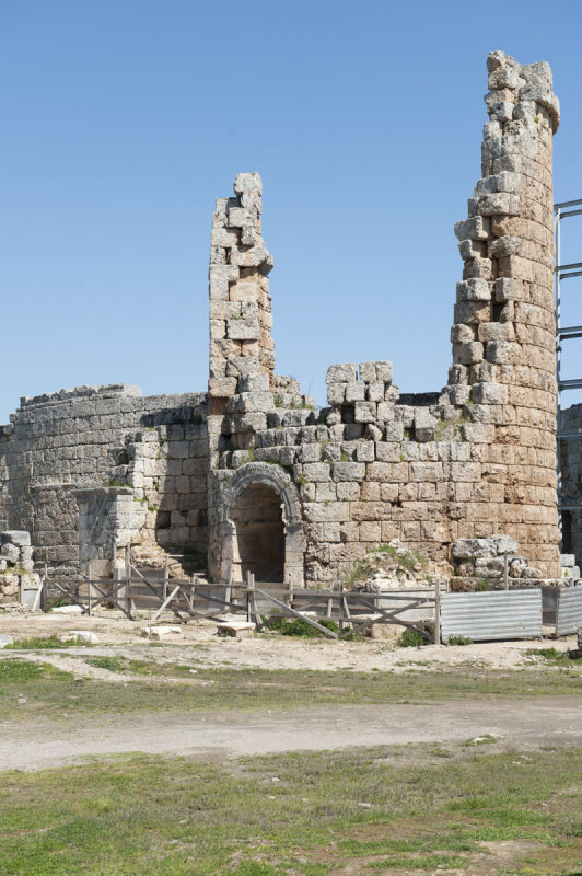 Perge march 2012 3870.jpg