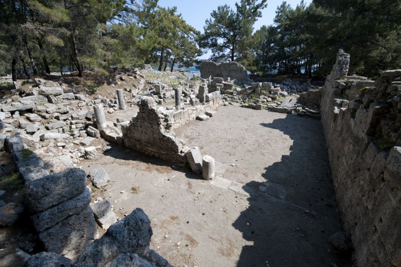 Phaselis march 2012 5275.jpg