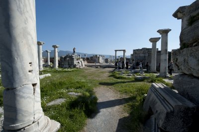 Selcuk Basilica of St John the Apostle March 2011 3242.jpg