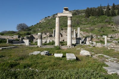 Ephesus Prytaneion in 2011 3767.jpg