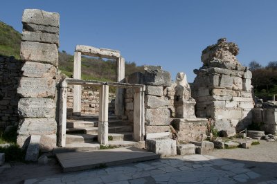 Ephesus March 2011 3783.jpg