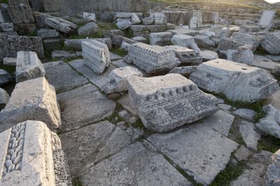 Laodikeia ad Lycum Temple A fragments 4796.jpg