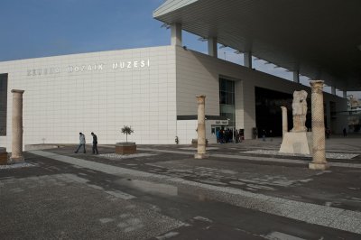 Gaziantep Zeugma Museum December 2011 1840.jpg