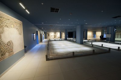 Gaziantep Zeugma Museum December 2011 1958.jpg