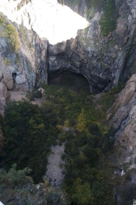 Heaven and hell and cave December 2011 1444.jpg