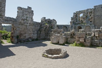 Perge march 2012 3862.jpg