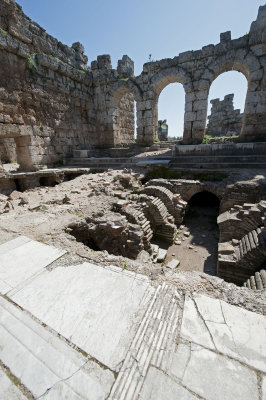 Perge march 2012 3888.jpg