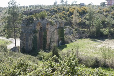 Lyrbe aqueduct 4501.jpg