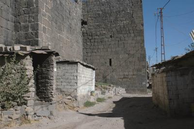Diyarbakir wall 2584