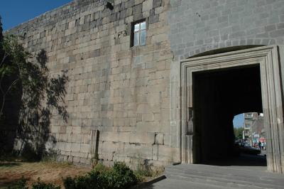 g4/28/410728/3/52183849.Diyarbakir_wall_2616.jpg