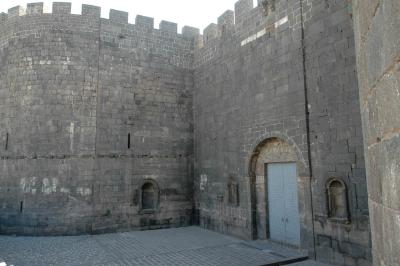 Diyarbakir wall 2673