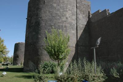 Diyarbakir wall 2529