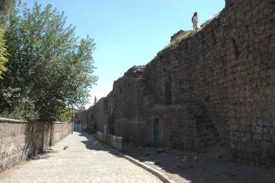 Diyarbakir near Suleyman Mosque 2697