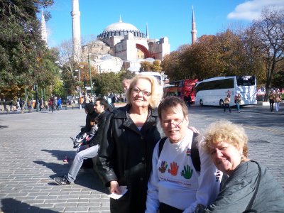 02 Waiting at Sultanahmet.JPG