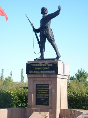 21 Turkish Soldier Monument.JPG